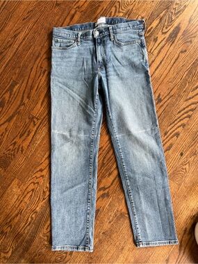 Gap straight leg men’s light wash jeans size 32/30